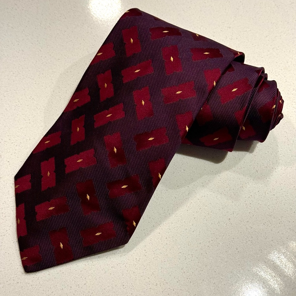 Neiman Marcus Men’s neck tie beautiful style 100% Silk